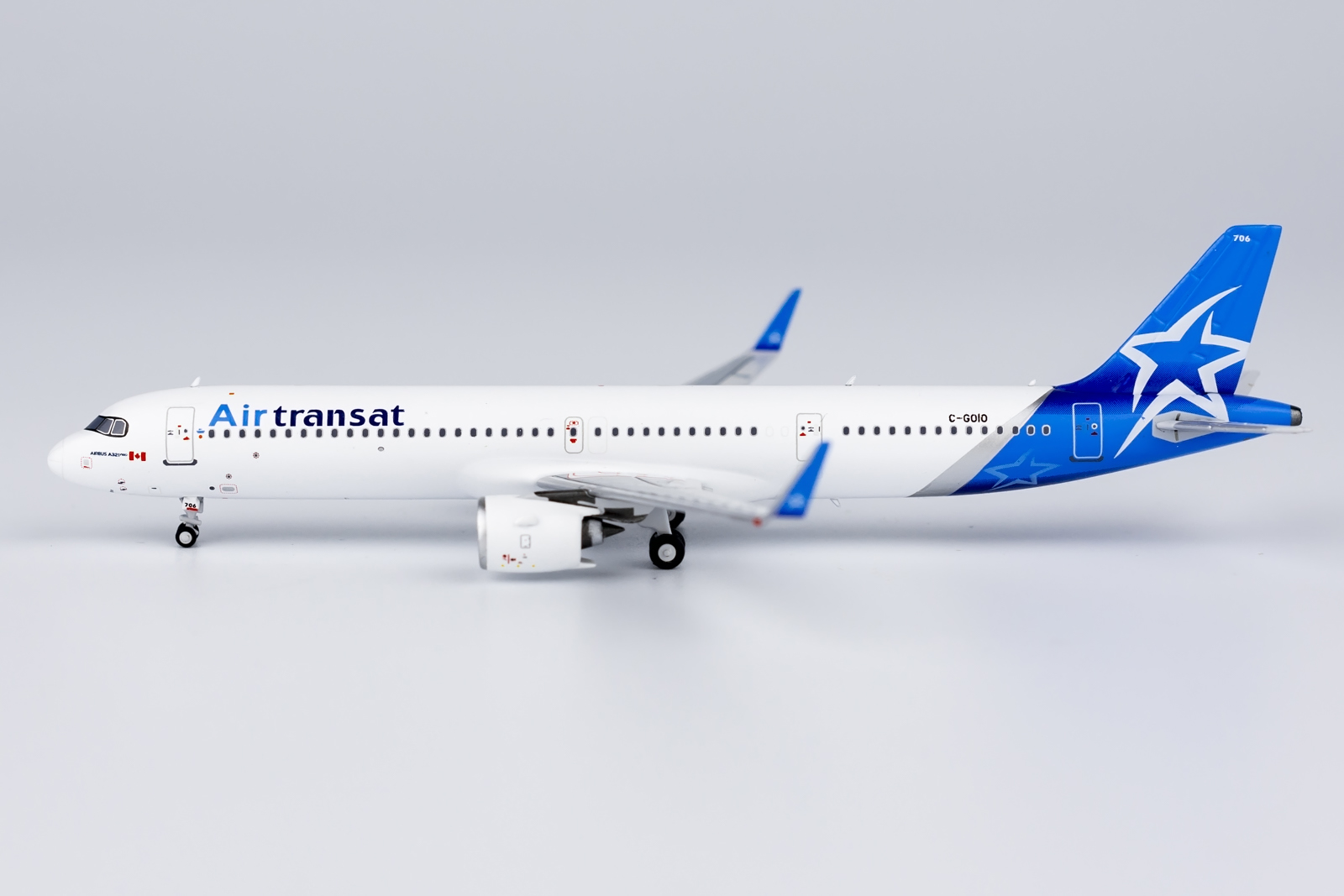 NG Models 1:400 Air Transat C-GOIO Airbus A321-Neo - Bedfordshire Diecast